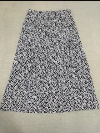 Falda larga Shein florecitas azul y blanco