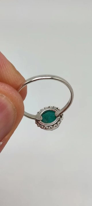 Anillo de Plata y Esmeralda.