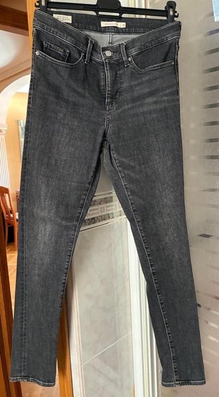 Pantalón Levi’s gris oscuro