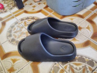 Yeezy Slides Negras