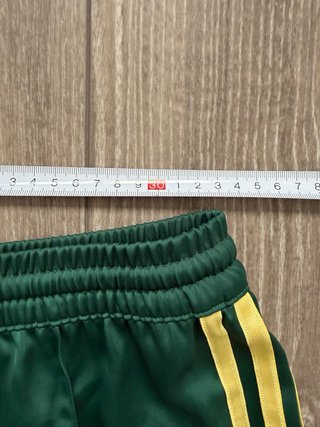 Shorts Adidas Originals Firebird Verde y Amarillo