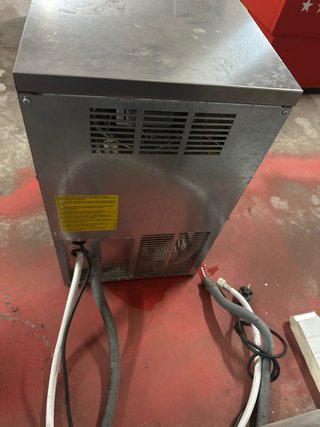 Máquina de Hielos Edenox FHC-25-W-40