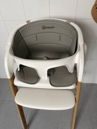 Trona bebé BabyGO blanca y madera