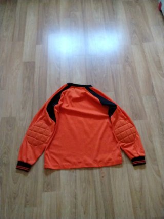 Camiseta portero naranja y negra