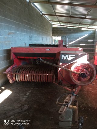 Empacadora Massey Ferguson 124-E