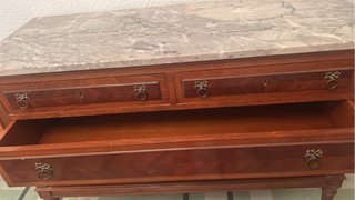 Cómoda Alfonsina Mármol y Madera