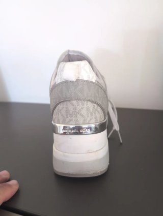 Zapatillas Michael Kors Gris y Blanco