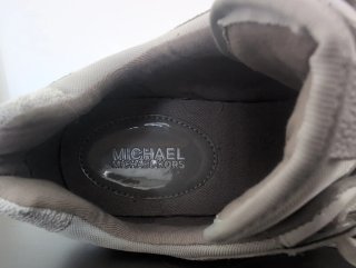 Zapatillas Michael Kors Gris y Blanco