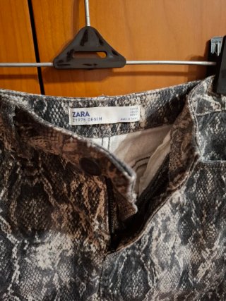 Falda vaquera estampado serpiente