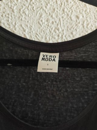 Vestido negro sin mangas