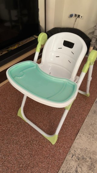 Trona de bebé blanca y verde