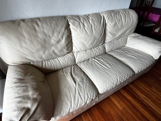 Sofá de piel beige 3 plazas