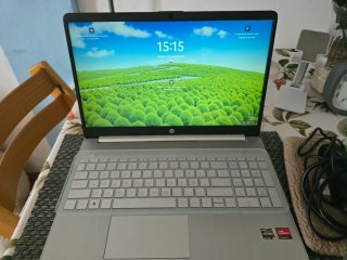 Portátil HP 15s-eq2146ns Plata 512 GB