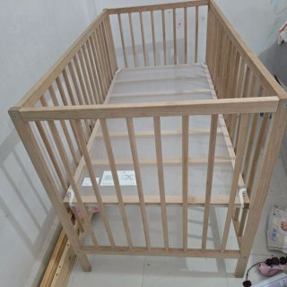 Cuna IKEA con colchón