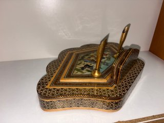 Portapenne antico decorato