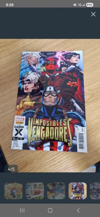 Cómic DC Arrodillate ante Zod + grapa