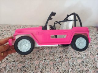 Coche Jeep Barbie con Muñecos
