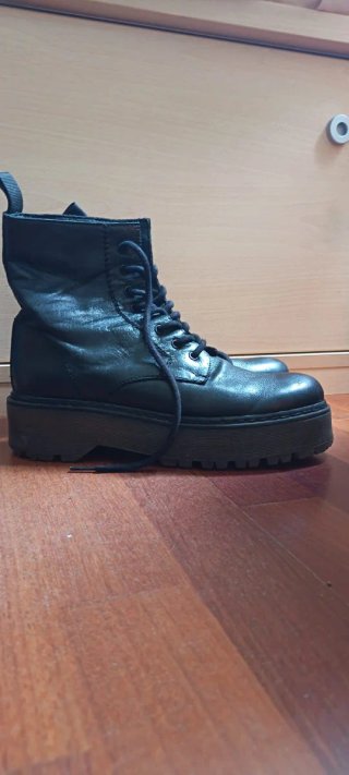 Botas militares Camila's negras t./ 41 suela alta