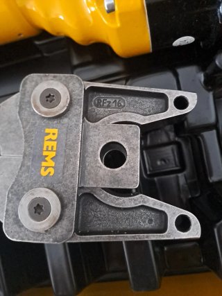 Máquina de fontanería REMS precio negociable
