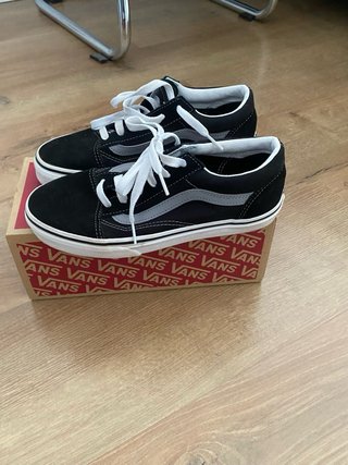 Zapatillas Vans Old Skool Negras y Blancas