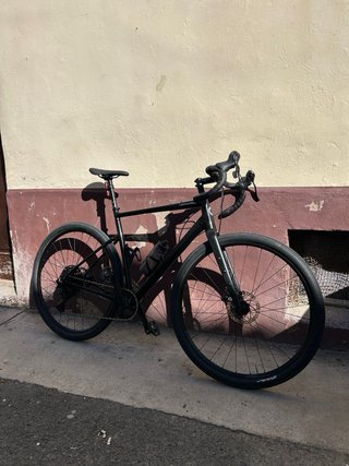 Bicicleta Gravel Cannondale Negra