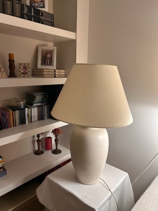 Lámpara de mesa cerámica beige salón
