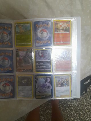 Cartas Pokémon: Pikachu VMAX, Charizard V etc