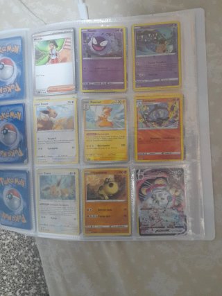 Cartas Pokémon: Pikachu VMAX, Charizard V etc