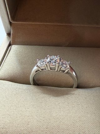 Anello Trilogy Moissanite Diamanti