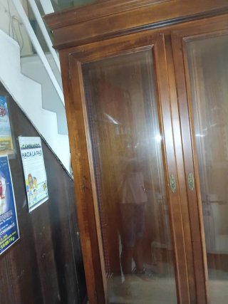 Vitrina de salón madera maciza