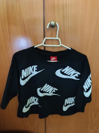Talla S Camiseta Nike Crop Top Estampada Negra