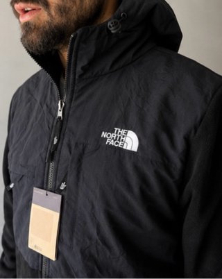 The North Face Denali / Chaqueta negra con capucha
