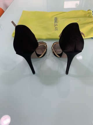 Sandalias Versace Tacón Negro y Dorado