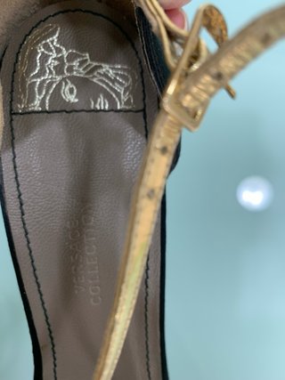 Sandalias Versace Tacón Negro y Dorado