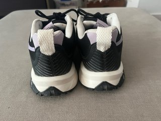 Zapatillas Reebok Running Negras y Blancas