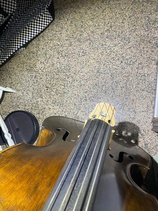 Contrabajo 3/4 Luthier, con funda y arco