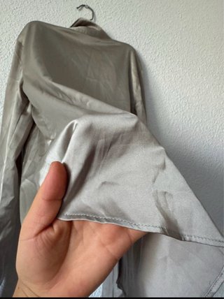 Camisa satinada gris