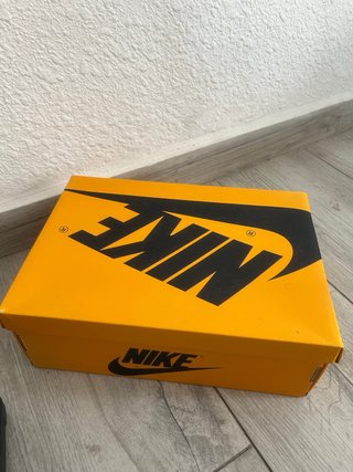 Air Jordan 1 Taxi Negro Amarillo