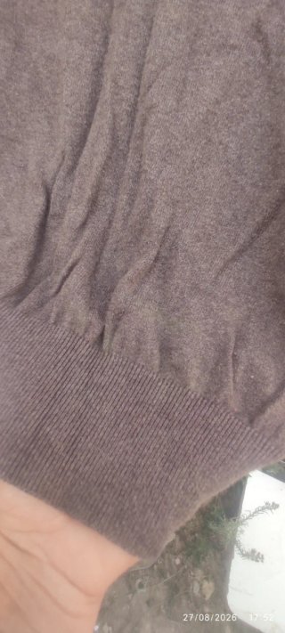 Jersey marrón con cremallera
