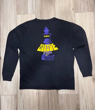 Camiseta LeBron James Nike Manga Larga