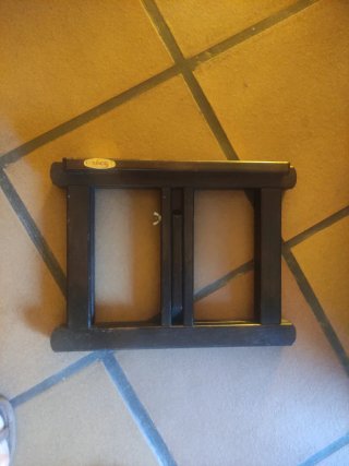 Atril madera oscuro marca  "Bonfil"