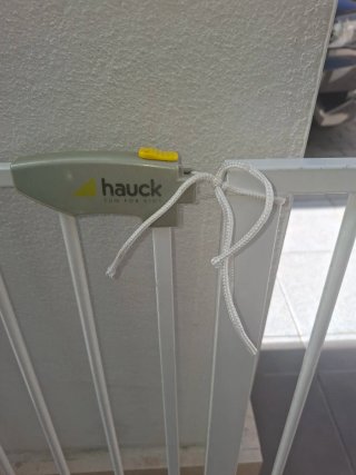 Barrera de seguridad blanca con extensión