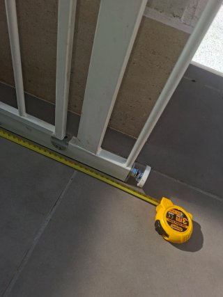Barrera de seguridad blanca con extensión
