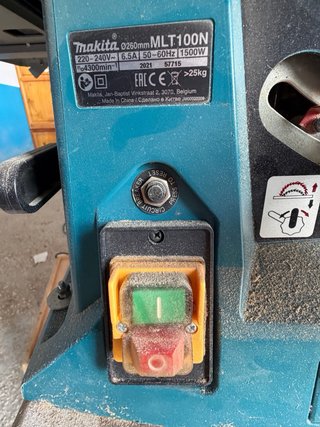 Sierra de mesa Makita MLT100N 260mm