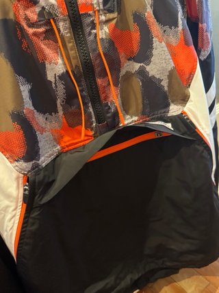 Anorak Superdry Sport camuflaje multicolor