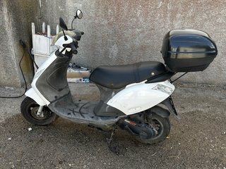 Piaggio Scooter 49cc (hasta 70km/h)