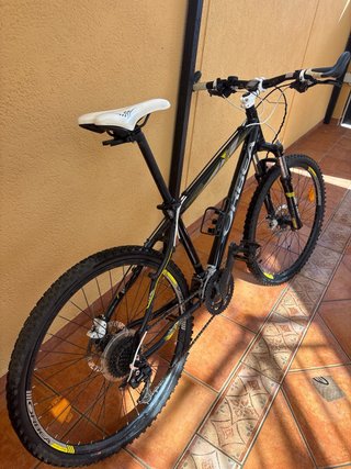 Bicicleta Orbea MTB Negra y Amarilla