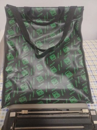Máquina de escribir Olivetti Lettera 35i