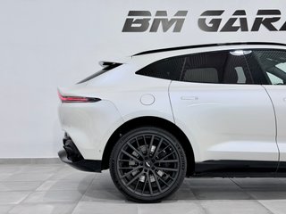 Aston Martin DBX 2020