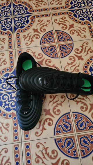 Tenis Nike Futbol Negro y Verde